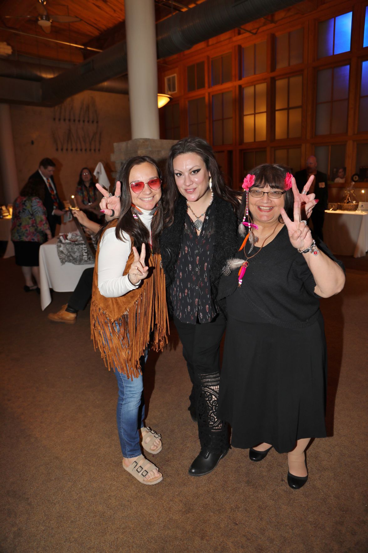 Laura Sienaski Lanua, Elise Wachter, Sharon Sienaski